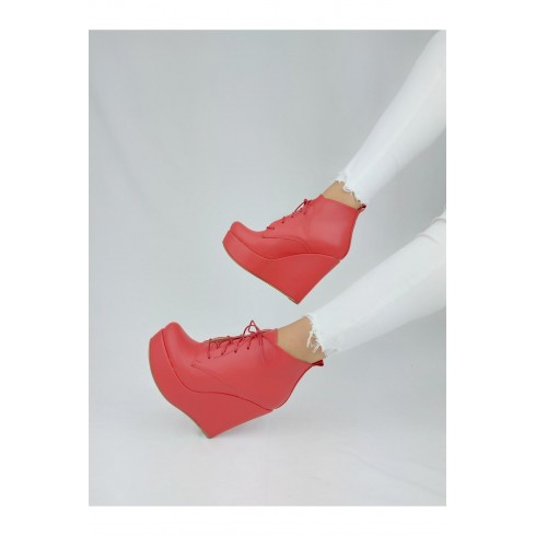 Rosta Kırmızı Cilt Bağcıklı Dolgu Topuklu Bot